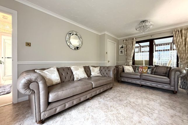 22 Bron Y Deri, Mountain Ash photo 4