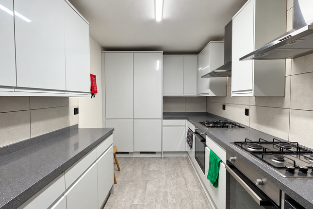 28 Kendal Drive, Slough photo 4