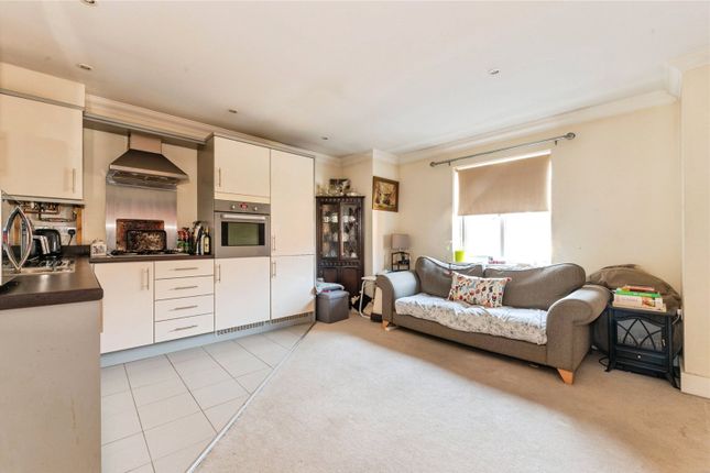 1-bed flat on 11, Hengest Avenue, Surrey, £260,000