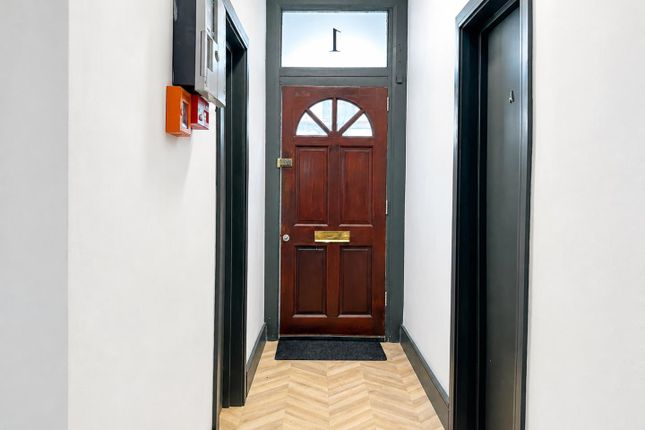 Flat F, 1 Colless Road, London photo 3