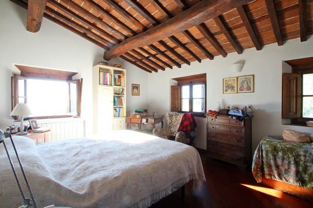 Country house for sale in Country Villa, Camaiore, Lucca, Tuscany, Italy