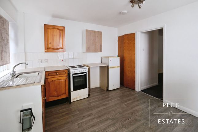 The Flat, 13 Walnut Lane, Torquay photo 2