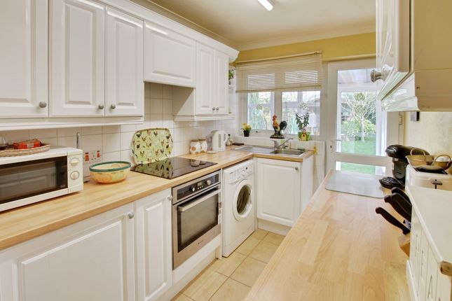 8, Fen View, Christchurch photo 2