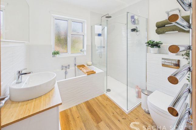 76 Warren Road, Banstead photo 3