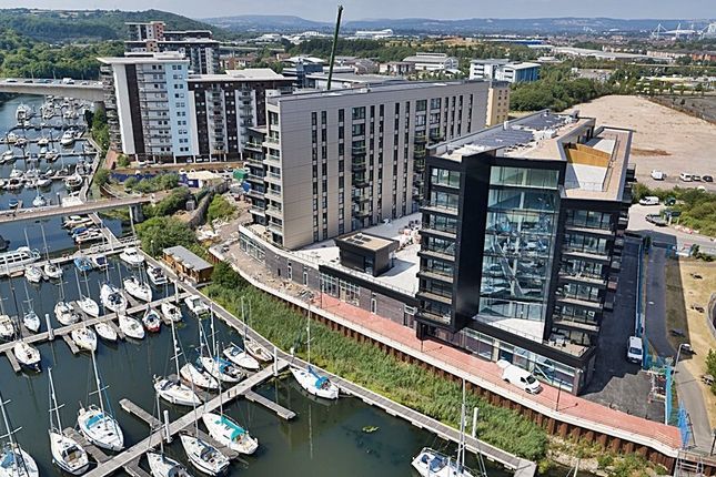 Thumbnail Flat for sale in Waterford House, Bayscape, Watkiss Way