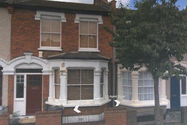 Thumbnail Property to rent in Aylett Road, London