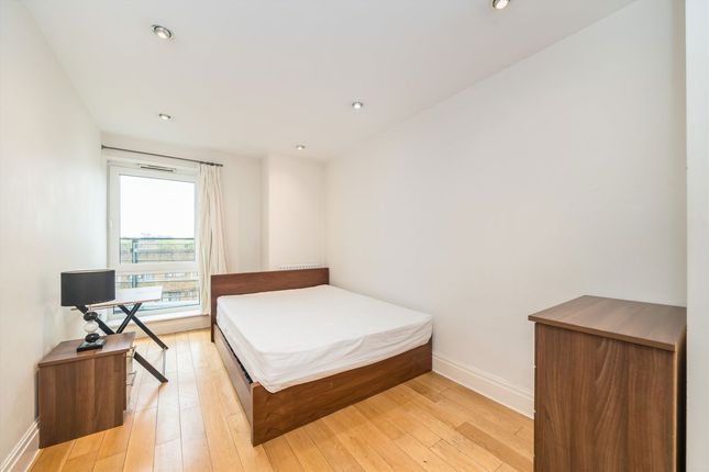 Beckford Close, London photo 4