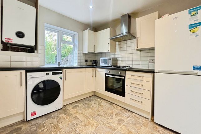 6 Austins Cottage,, Potters Gate, Surrey photo 3