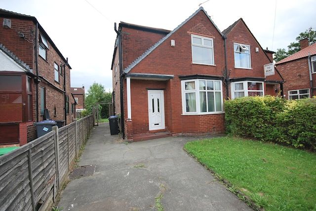 16, Lees hall Crescent, Manchester photo 2
