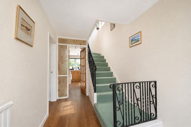 22, Ridge Lea, Hemel Hempstead photo 2
