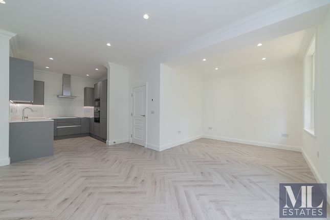 Flat for sale in Sutherland Avenue, Maida Vale