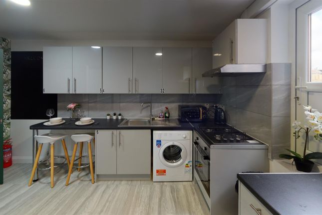Room 5, 1020B, Harrow Road, Kensal Green photo 3