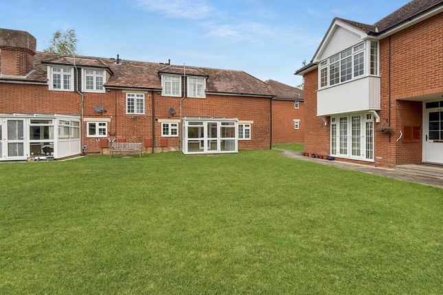 32, Hillside, Heath Road, Newmarket photo 2