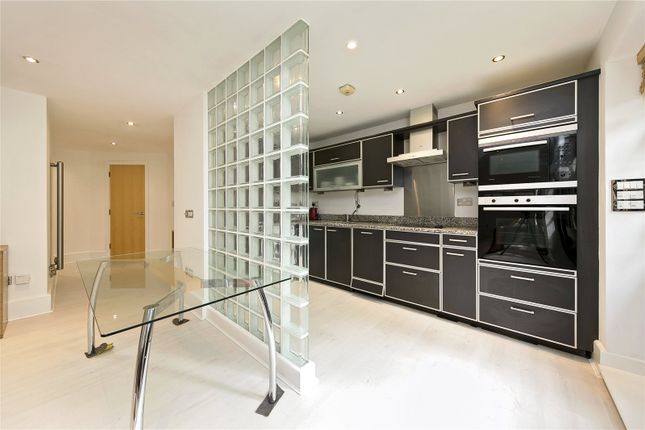 16, Blake Mews, Kew photo 4
