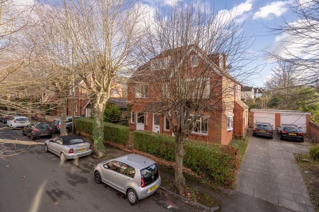 Thumbnail Detached house for sale in Linden Gardens, Leatherhead
