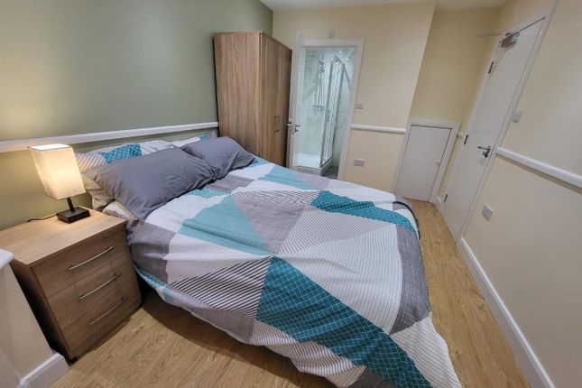 88 Bradshaw Road, Watford photo 2