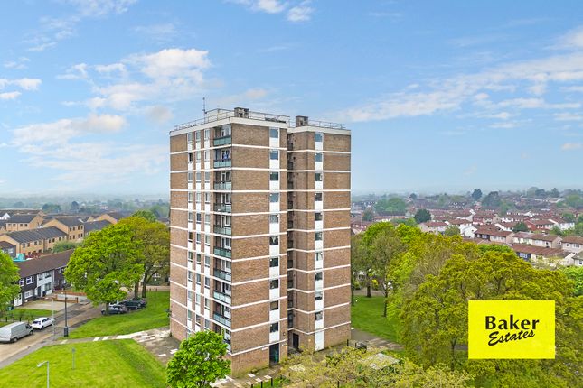 Thumbnail Flat for sale in Baywood Square, Chigwell