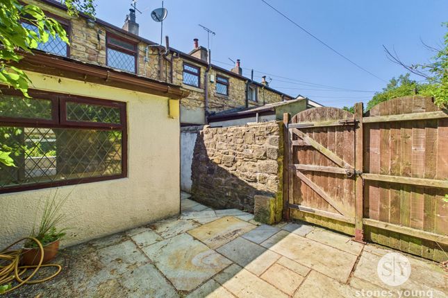 8 Victoria Terrace, Blackburn photo 2