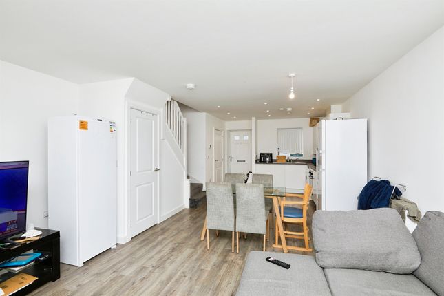 19, Erasmus Drive, Derby photo 2