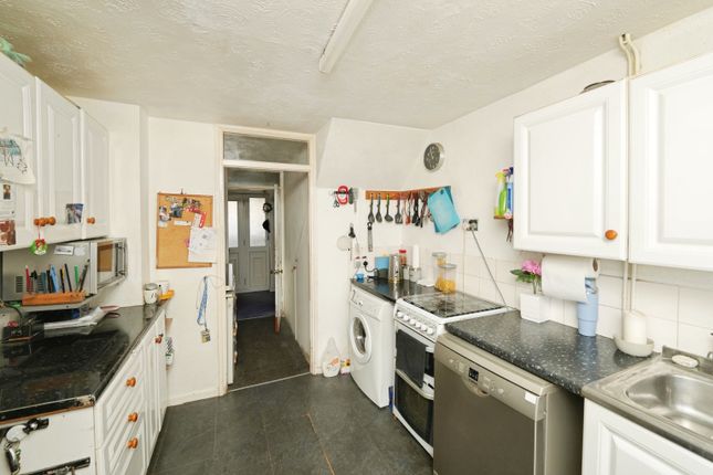 65, Western Avenue, Chepstow photo 4
