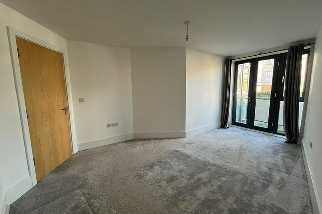 86, Milton Keynes photo 4