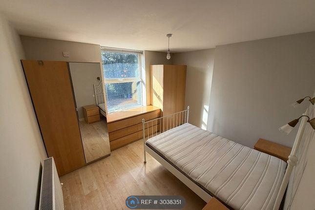Flat, Norwood Road Stretford, Manchester photo 5