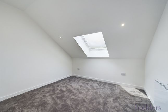 Flat 72, Viewpoint House, 240, London Road, Surrey photo 5