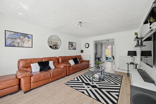 32, Durrell Drive, Rugby photo 3