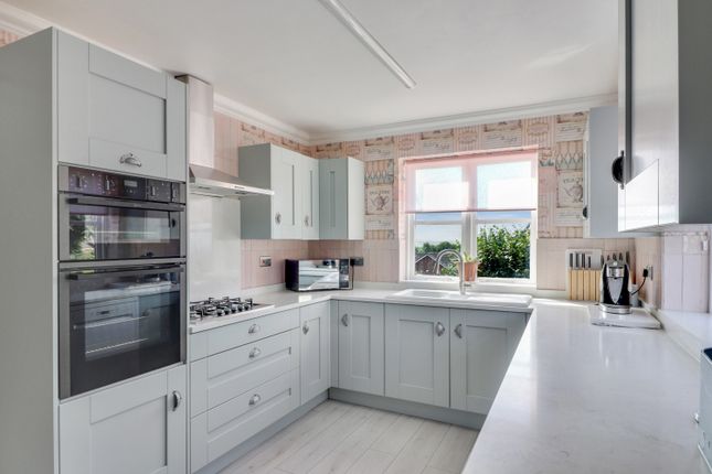2, Hall Park Rise Kippax, Leeds photo 4