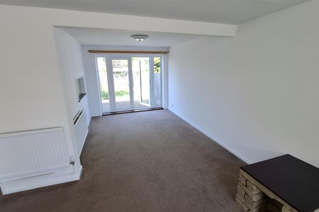 15, Hudson Close, Clacton-On-Sea photo 3
