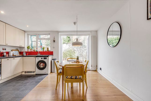 359, Roman Road, Bow photo 4
