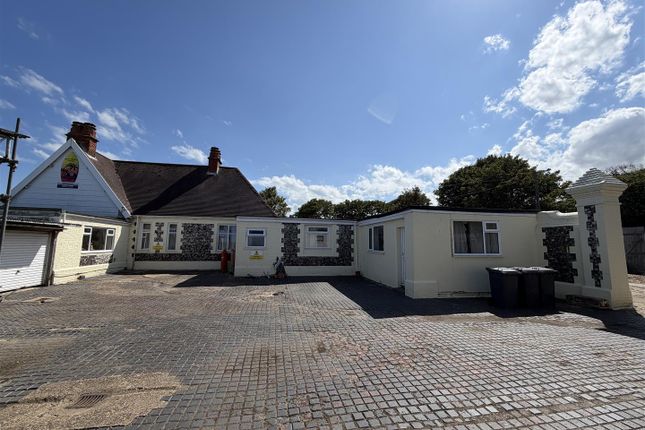 Cliff House, The Street, Lowestoft photo 3
