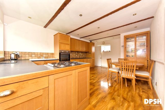 469 Westerton Road, Wakefield photo 2