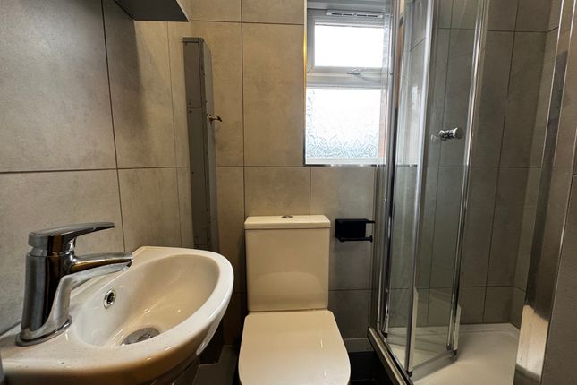 Flat 2, 98, Bitterne Road West, Southampton photo 4