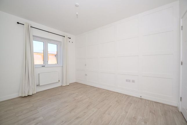 Flat for sale in Bell Farm Way, Hersham, Walton-On-Thames