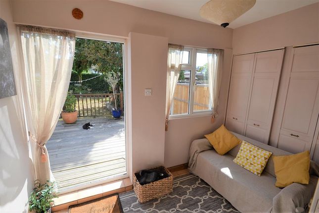 End terrace house for sale in Sunningdale Avenue, Feltham