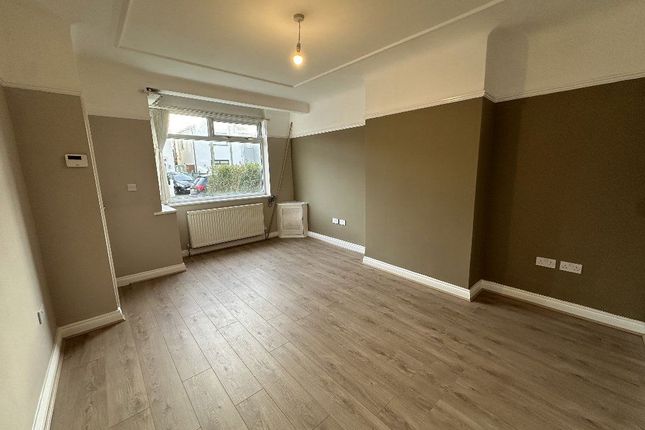 18, Stuart Drive, Liverpool photo 3