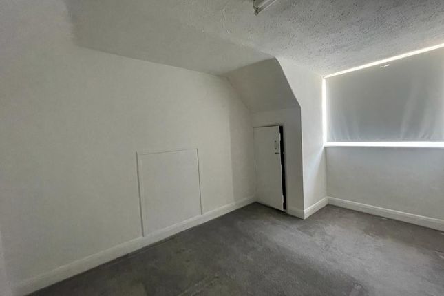 00, Village Way East, Harrow photo 5
