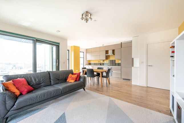 Flat for sale in Legacy Tower, Stratford, London