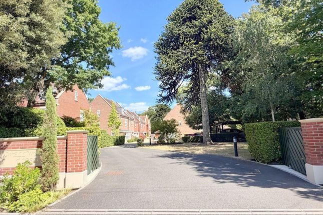 10, Wellwood Close, Poole photo 2
