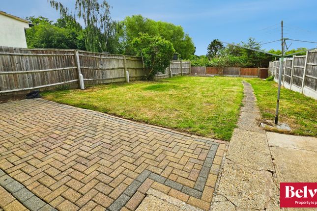 141, Avon Road, Chelmsford, Essex photo 3