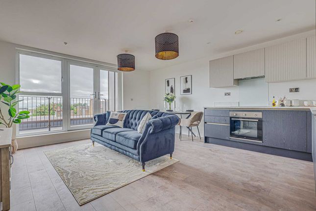 665 London Road, Westcliff-on-Sea photo 2