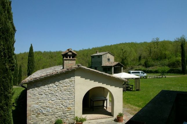 Country house for sale in Migianella, Umbertide, Perugia, Umbria, Italy