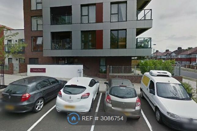 Tawny Court Shearwater Drive, London photo 3