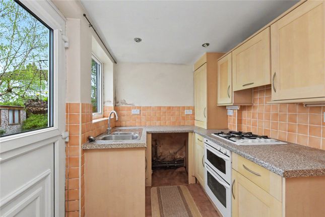 31, Vesper Gardens, West Yorkshire photo 4