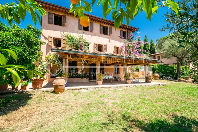 Thumbnail Farmhouse for sale in Camaiore Via Belvedere, Camaiore, Lucca, Tuscany, Italy