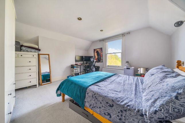 Flat B, 134, Coleraine Road, London photo 4