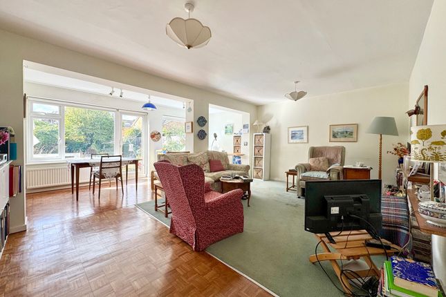 4 Howard Avenue, Wantage photo 3