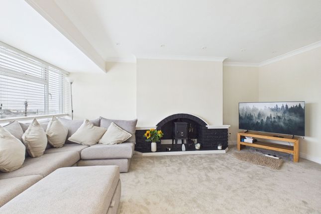 21, Ocean View Drive, Brixham photo 3