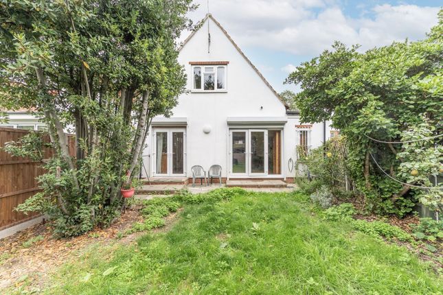 Rickmansworth Road, Northwood Hills photo 4